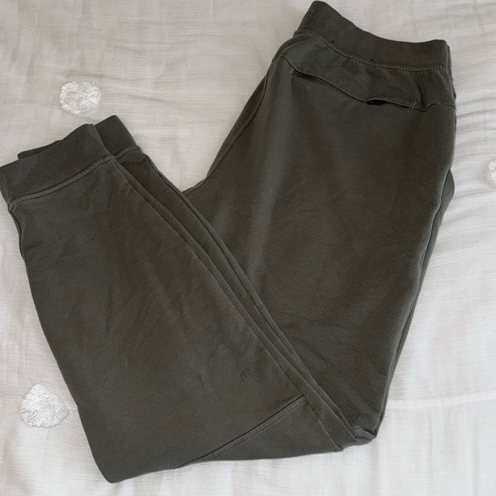 LULULEMON size 12 olive green jogger sweatpants, good condition